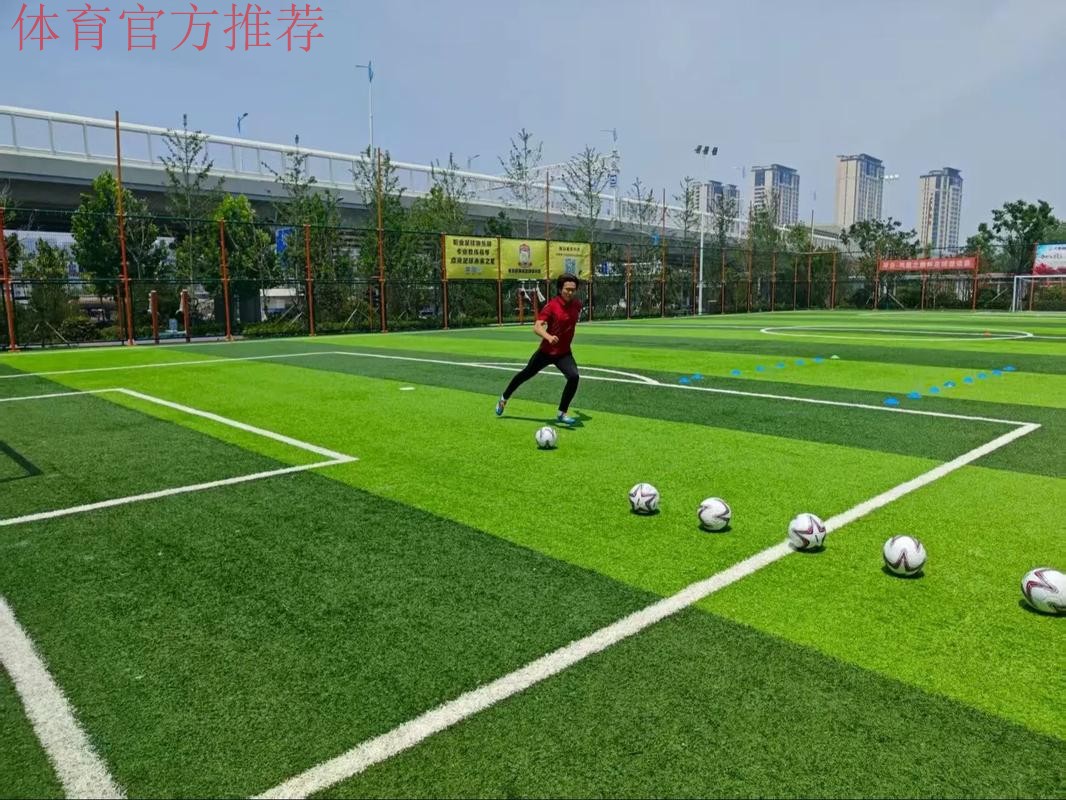 中国足球名宿辅导团点赞青岛青少年培训